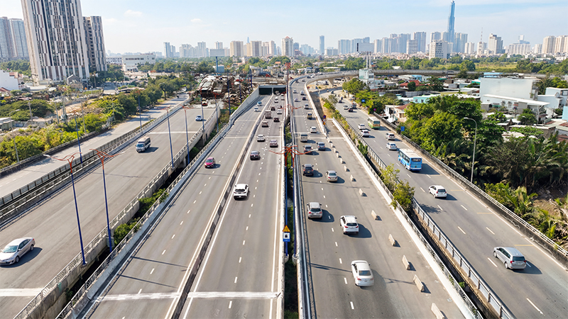 TP.HCM TÁI CẤU TRÚC HẠ TẦNG: XÁC LẬP TÂM ĐIỂM MỚI TẠI KHU ĐÔNG